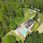 Villa Tin & Koca Tin Prestranek