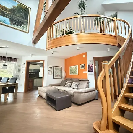 Tin & Koca Tin Vila *