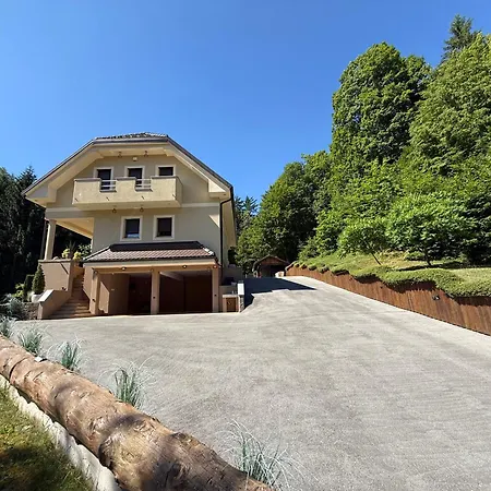 Vila Tin & Koca Tin Prestranek