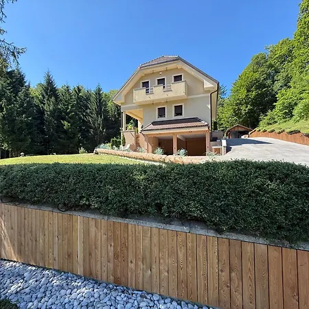 Tin & Koca Tin Vila *