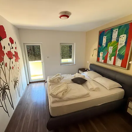 Tin & Koca Tin Vila Prestranek