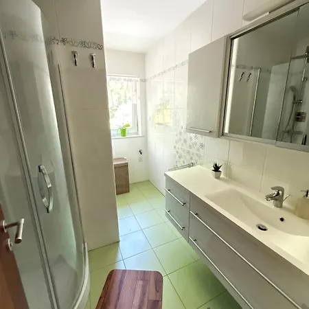 Vila Tin & Koca Tin Prestranek