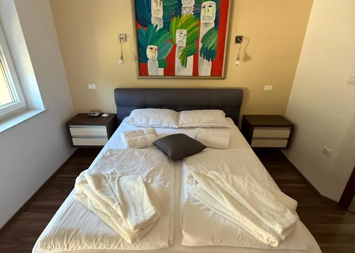 Villa Tin & Koca Tin Prestranek